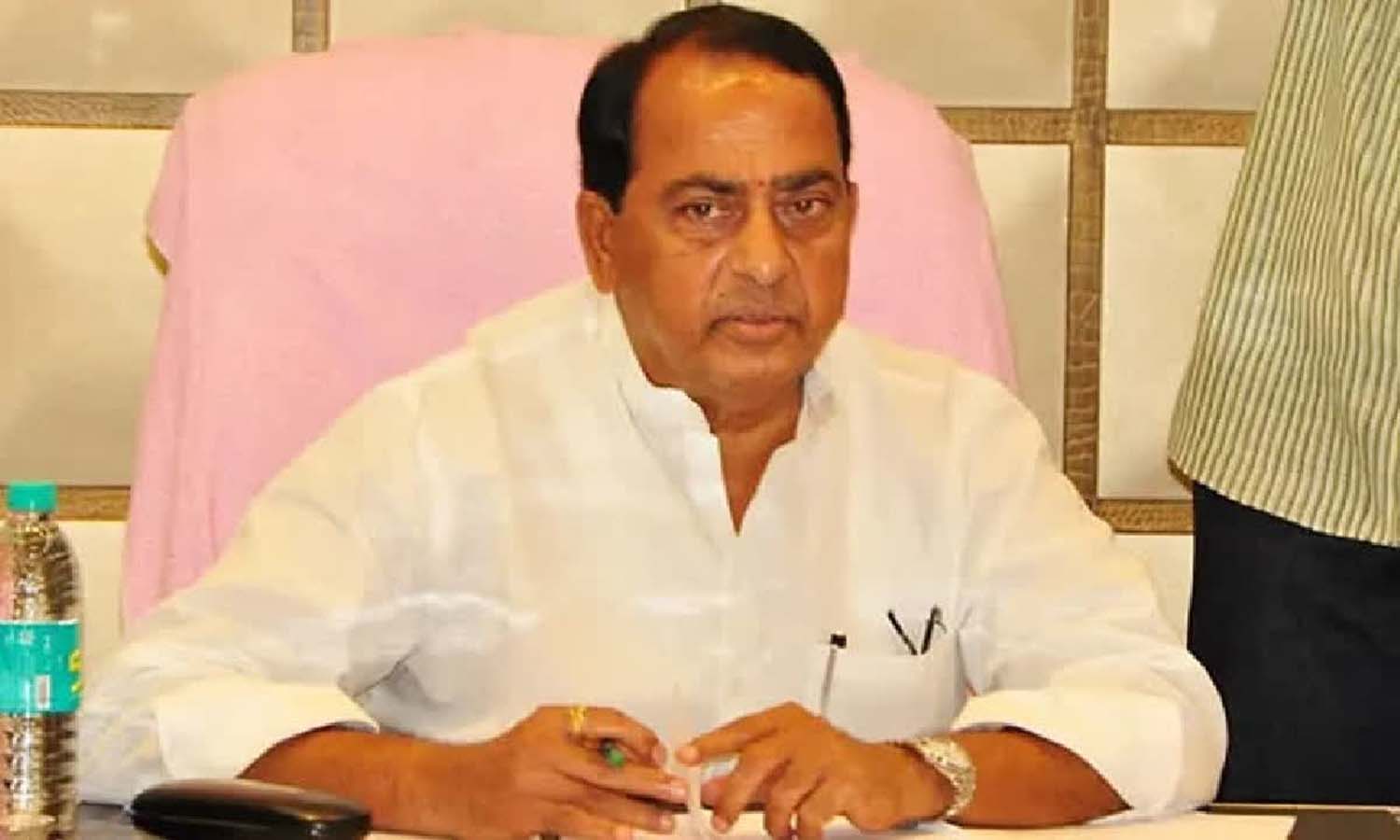 బీఆర్ఎస్కు భారీ షాక్.. మాజీ మంత్రి ఇంద్రకరణ్ రెడ్డి రాజీనామా బీఆర్ఎస్కు భారీ షాక్.. మాజీ మంత్రి ఇంద్రకరణ్ రెడ్డి రాజీనామా