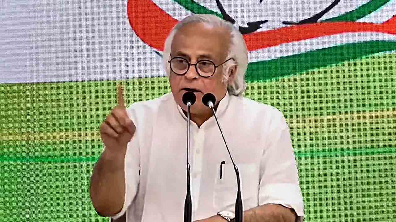 మోదీ పాలనలో పీఎస్యూల్లో కోల్పోయిన ఉద్యోగాలు 2.7 లక్షలు మోదీ పాలనలో పీఎస్యూల్లో కోల్పోయిన ఉద్యోగాలు 2.7 లక్షలు