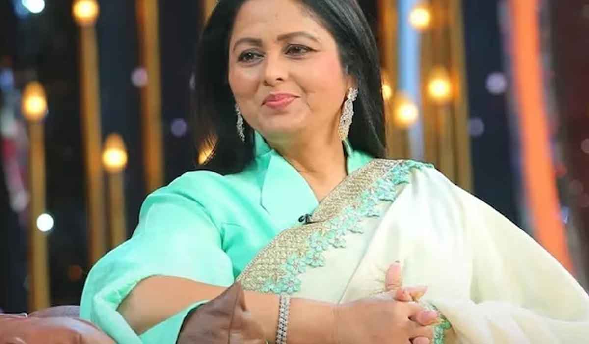 Jayasudha| పాక్ క్రికెటర్ని పెళ్లి చేసుకోవాలనుకున్న జయసుధ.. వాళ్లు గే అంటూ షాకింగ్ కామెంట్స్ Jayasudha| పాక్ క్రికెటర్ని పెళ్లి చేసుకోవాలనుకున్న జయసుధ.. వాళ్లు గే అంటూ షాకింగ్ కామెంట్స్