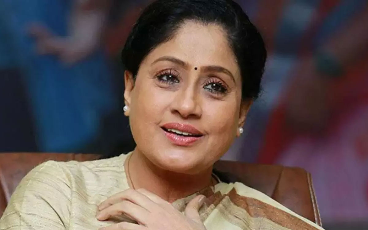మళ్లీ సినిమాల్లోకి విజయశాంతి…కల్యాణ్ రామ్ సినిమాలో పవర్ ఫుల్ క్యారెక్టర్ మళ్లీ సినిమాల్లోకి విజయశాంతి…కల్యాణ్ రామ్ సినిమాలో పవర్ ఫుల్ క్యారెక్టర్