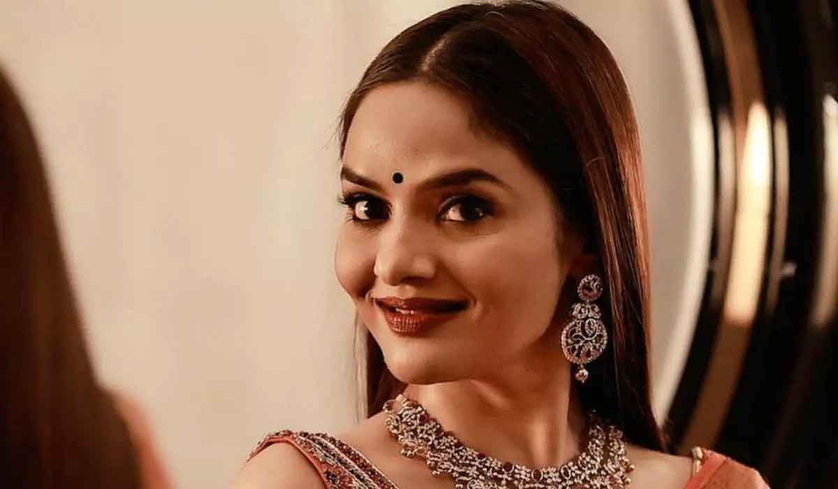 Roja| లొకేషన్లో బట్టలు మార్చుకుంటే ఎవరెవరో చూసేవారు..రోజా హీరోయిన్ షాకింగ్ కామెంట్స్ Roja| లొకేషన్లో బట్టలు మార్చుకుంటే ఎవరెవరో చూసేవారు..రోజా హీరోయిన్ షాకింగ్ కామెంట్స్