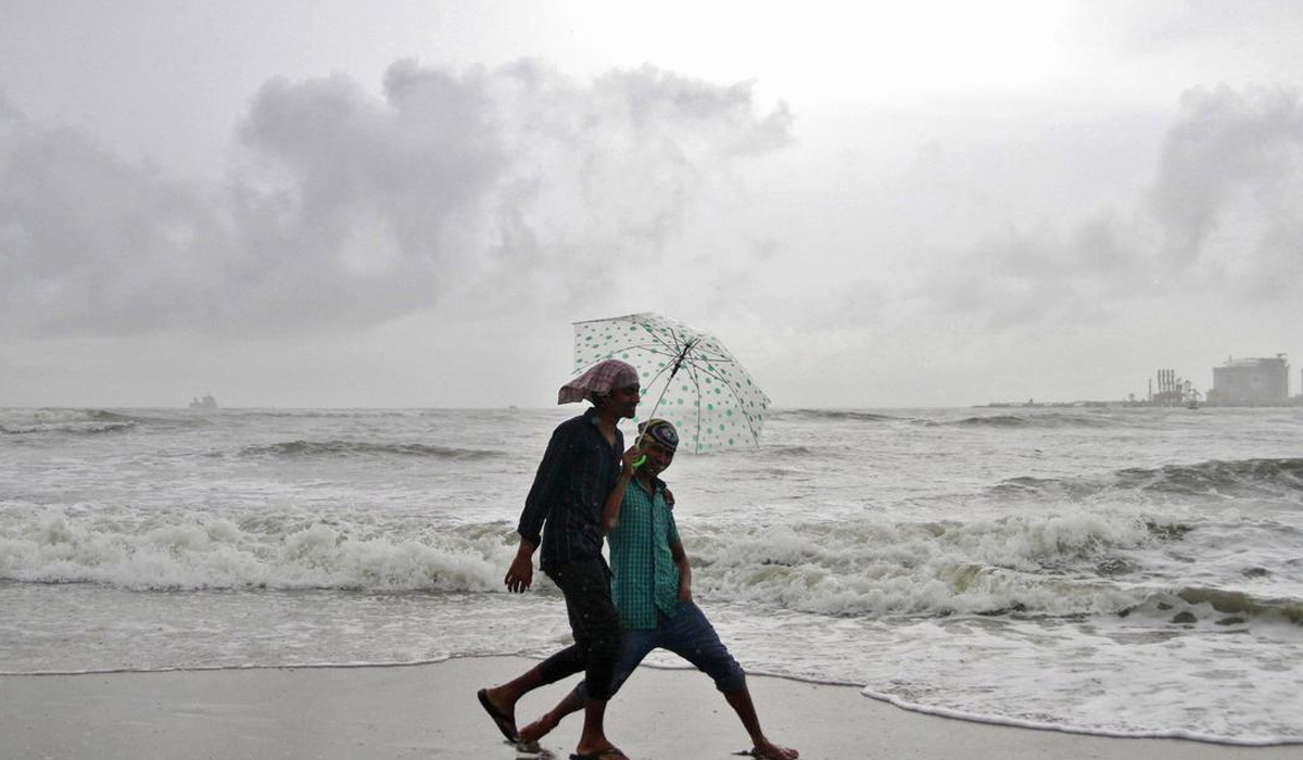 Southwest monsoon | నైరుతి రుతుపవనాలు వచ్చేస్తున్నాయ్.. రైతాంగానికి వాతావరణ శాఖ శుభవార్త Southwest monsoon | నైరుతి రుతుపవనాలు వచ్చేస్తున్నాయ్.. రైతాంగానికి వాతావరణ శాఖ శుభవార్త