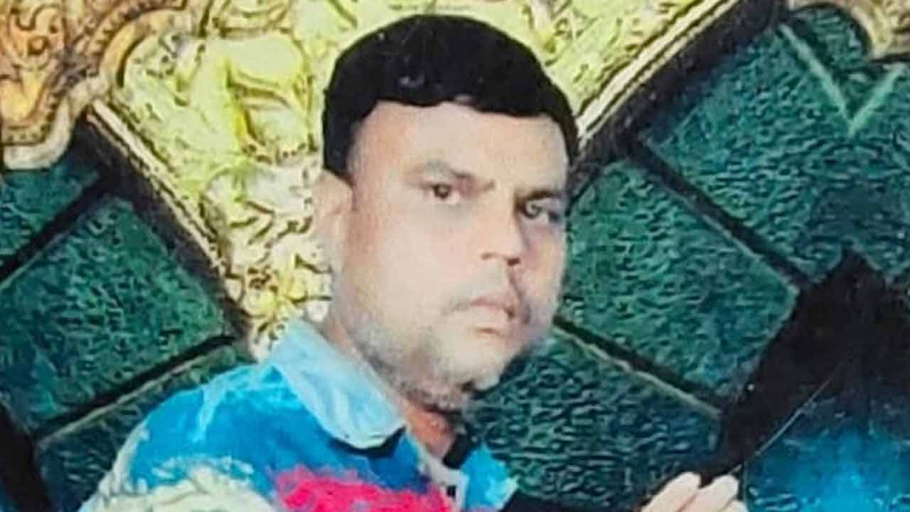 Pregnant Woman | కడుపులో ఉన్నది మగబిడ్డా..? ఆడబిడ్డా..? తెలుసుకునేందుకు కొడవలితో కడుపు కోసిన భర్త Pregnant Woman | కడుపులో ఉన్నది మగబిడ్డా..? ఆడబిడ్డా..? తెలుసుకునేందుకు కొడవలితో కడుపు కోసిన భర్త