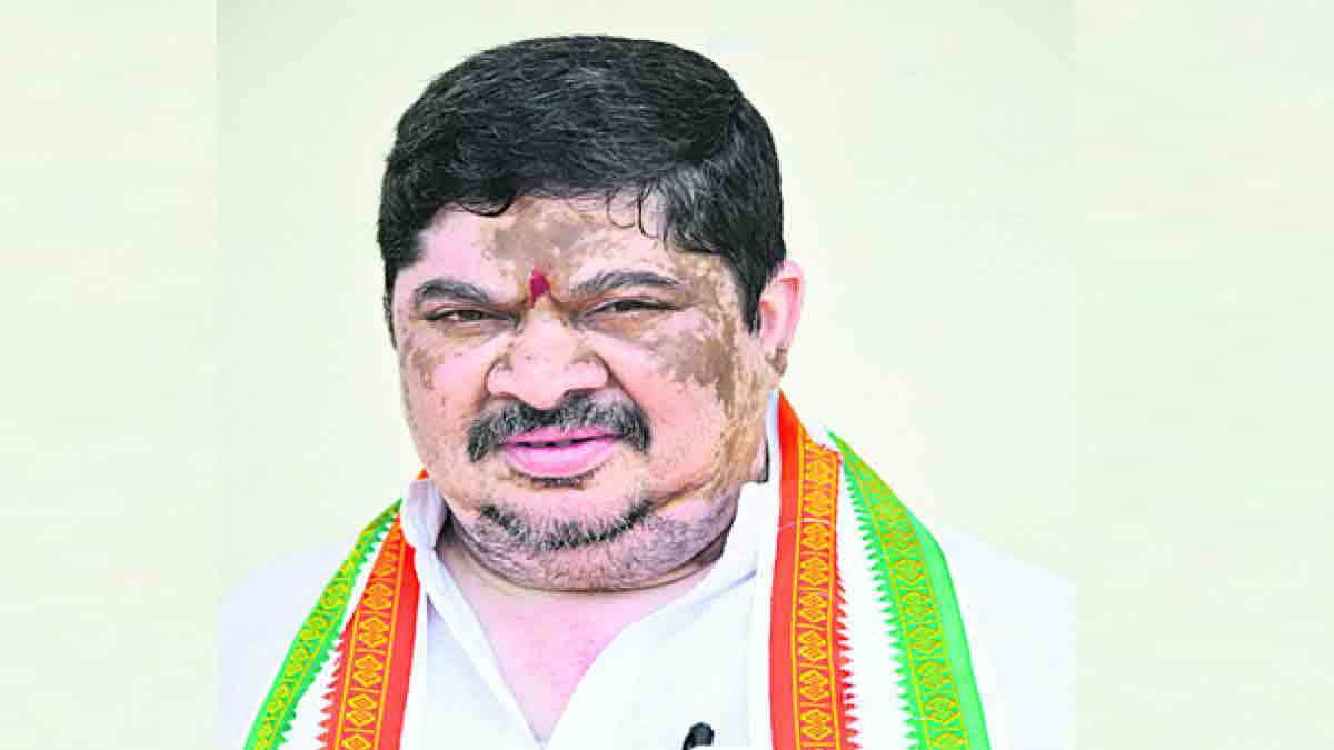కరీంనగర్ లో కాంగ్రెస్ జెండా ఎగరవేస్తాం మత విద్వేషాలు మనకొద్దు : మంత్రి పొన్నం ప్రభాకర్ కరీంనగర్ లో కాంగ్రెస్ జెండా ఎగరవేస్తాం మత విద్వేషాలు మనకొద్దు : మంత్రి పొన్నం ప్రభాకర్