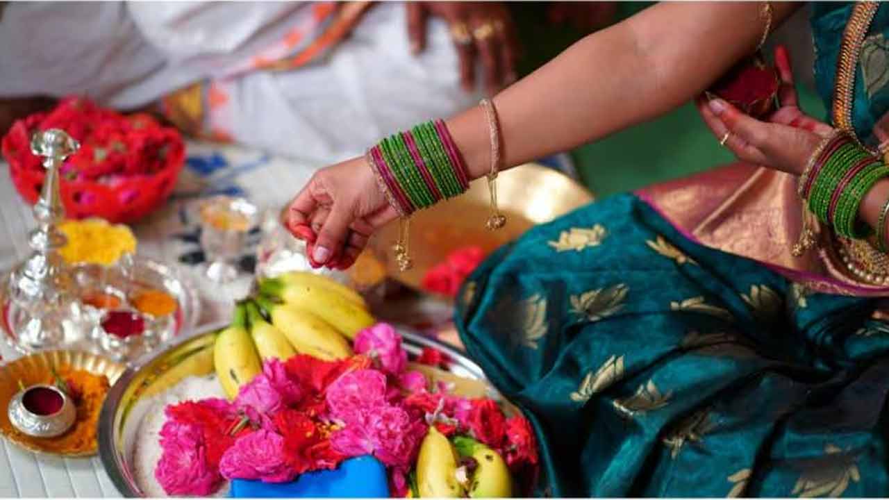 Puja | ఇంట్లో దేవుడికి పూజ చేస్తున్నారా..? ఈ తప్పులు అసలు చేయకూడుదు..! Puja | ఇంట్లో దేవుడికి పూజ చేస్తున్నారా..? ఈ తప్పులు అసలు చేయకూడుదు..!