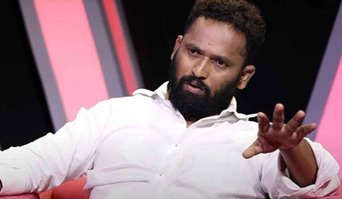 Venu Swamy| డ్రెస్సులు లేకుండా అమ్మాయిలతో పూజలు చేయిస్తున్న వేణు స్వామి.. కిర్రాక్ ఆర్పీ షాకింగ్ కామెంట్స్ Venu Swamy| డ్రెస్సులు లేకుండా అమ్మాయిలతో పూజలు చేయిస్తున్న వేణు స్వామి.. కిర్రాక్ ఆర్పీ షాకింగ్ కామెంట్స్