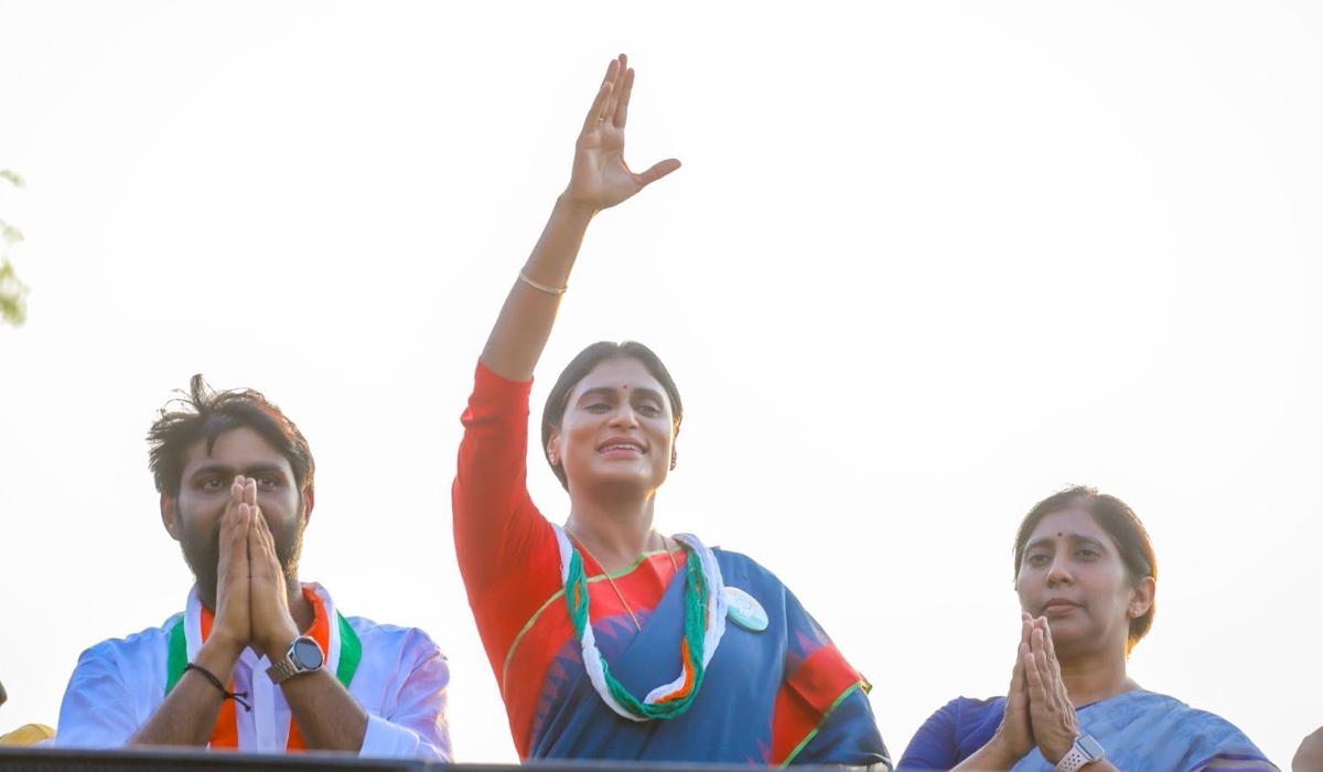 నాడు అన్న కోసం పాదయాత్ర: వైఎస్ షర్మిల నాడు అన్న కోసం పాదయాత్ర: వైఎస్ షర్మిల