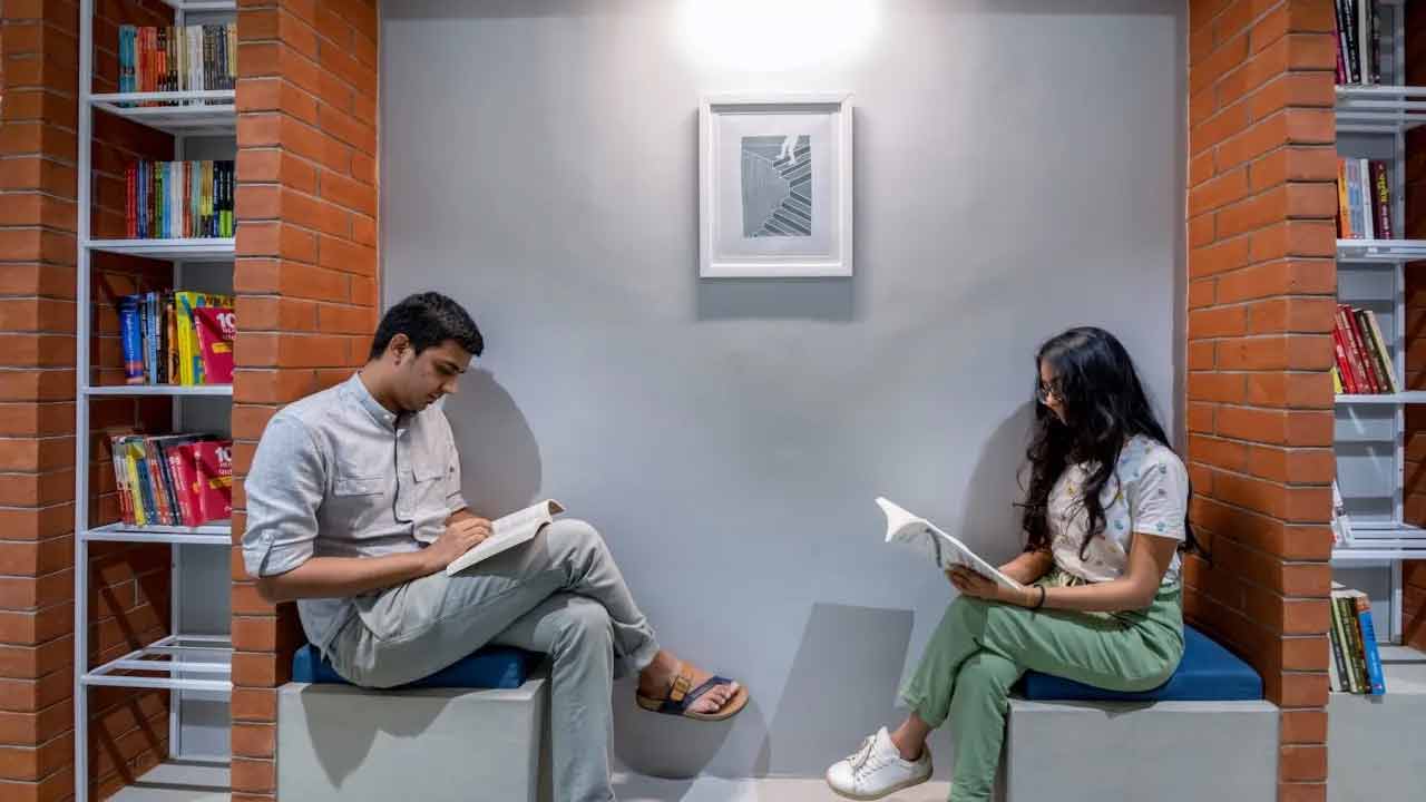 మీ పిల్లలు ప్రవేశ పరీక్షలు రాస్తున్నారా..? ఈ వాస్తు నియమాలు పాటిస్తే ర్యాంకుల పంట పండించొచ్చు..! మీ పిల్లలు ప్రవేశ పరీక్షలు రాస్తున్నారా..? ఈ వాస్తు నియమాలు పాటిస్తే ర్యాంకుల పంట పండించొచ్చు..!