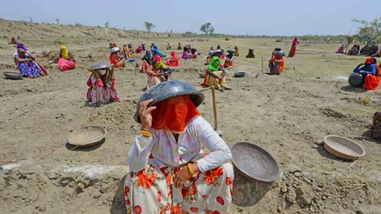 Heat Wave | నిప్పుల కొలిమిలా రాజస్థాన్.. ఈ ఏడాదిలో అత్యధిక ఉష్ణోగ్రత నమోదు..! Heat Wave | నిప్పుల కొలిమిలా రాజస్థాన్.. ఈ ఏడాదిలో అత్యధిక ఉష్ణోగ్రత నమోదు..!