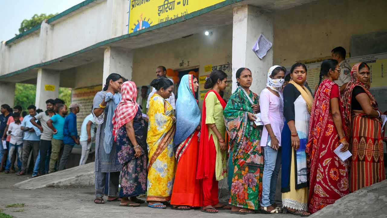 Lok Sabha Elections | ఆరో దశలో 58.98 శాతం పోలింగ్ నమోదు.. అత్యధికంగా పశ్చిమ బెంగాల్లో Lok Sabha Elections | ఆరో దశలో 58.98 శాతం పోలింగ్ నమోదు.. అత్యధికంగా పశ్చిమ బెంగాల్లో