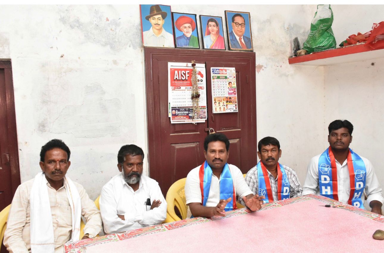 దళితుల ఓట్ల కోసం బిజెపి నాయకుల మాయమాటలు దళితుల ఓట్ల కోసం బిజెపి నాయకుల మాయమాటలు