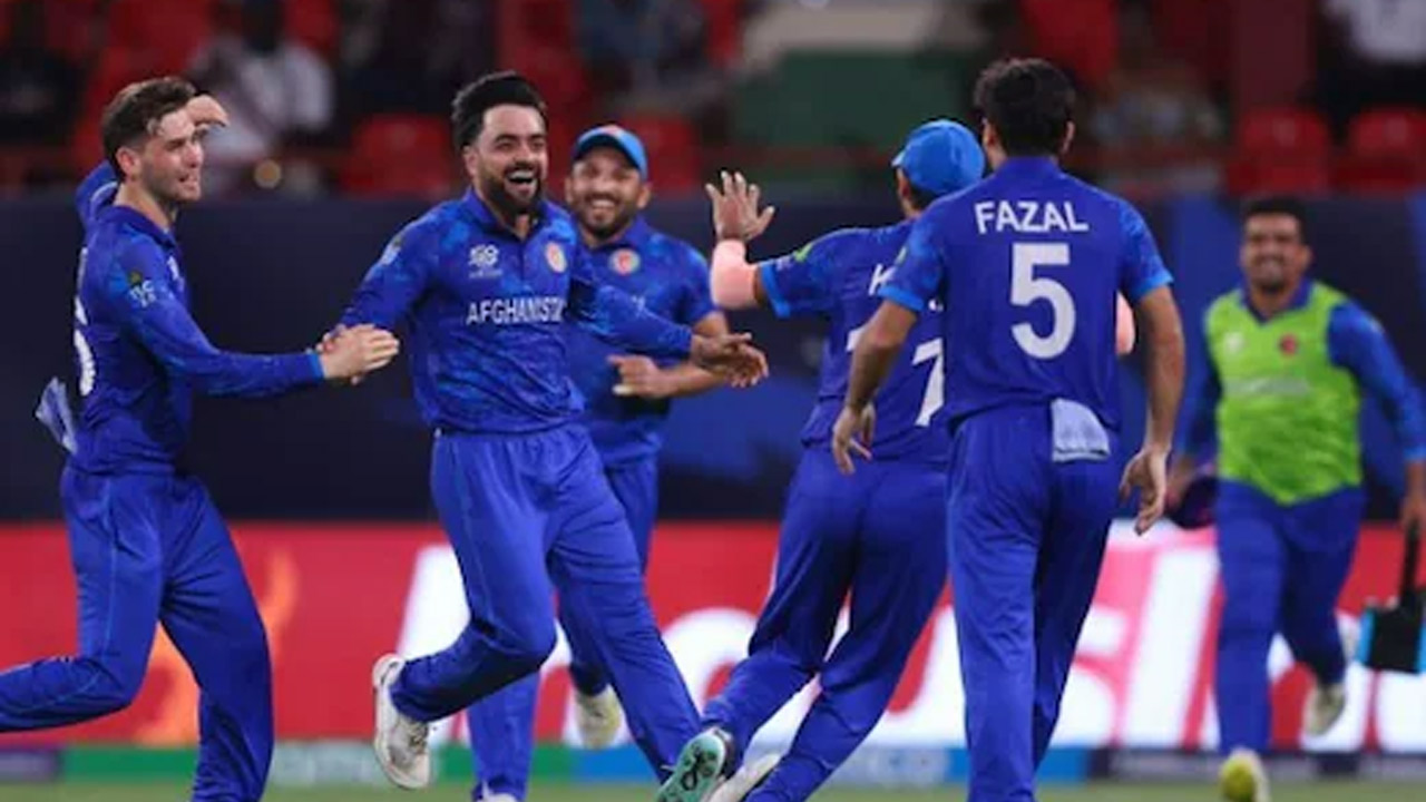 AFG Vs BAN | బంగ్లాదేశ్పై ఆఫ్ఘనిస్థాన్ అద్భుత విజయం.. ఆస్ట్రేలియా సెమీస్ ఆశలు ఆవిరి.. AFG Vs BAN | బంగ్లాదేశ్పై ఆఫ్ఘనిస్థాన్ అద్భుత విజయం.. ఆస్ట్రేలియా సెమీస్ ఆశలు ఆవిరి..