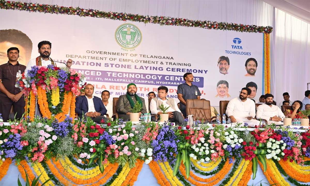 65 ఐటీఐలకు కొత్త సొబగులు.. 2324 కోట్లతో అభివృద్ధి చేస్తామన్న .. సీఎం రేవంత్ 65 ఐటీఐలకు కొత్త సొబగులు.. 2324 కోట్లతో అభివృద్ధి చేస్తామన్న .. సీఎం రేవంత్