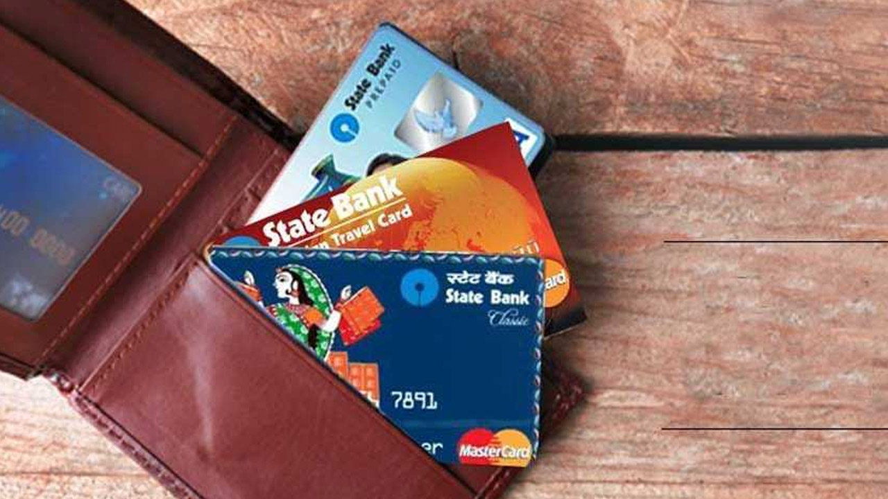 Debit Cards | మీ దగ్గర డెబిట్ కార్డు ఉంటే.. మీపై లక్షల్లో బీమా కవరేజ్ ఉన్నట్టే Debit Cards | మీ దగ్గర డెబిట్ కార్డు ఉంటే.. మీపై లక్షల్లో బీమా కవరేజ్ ఉన్నట్టే
