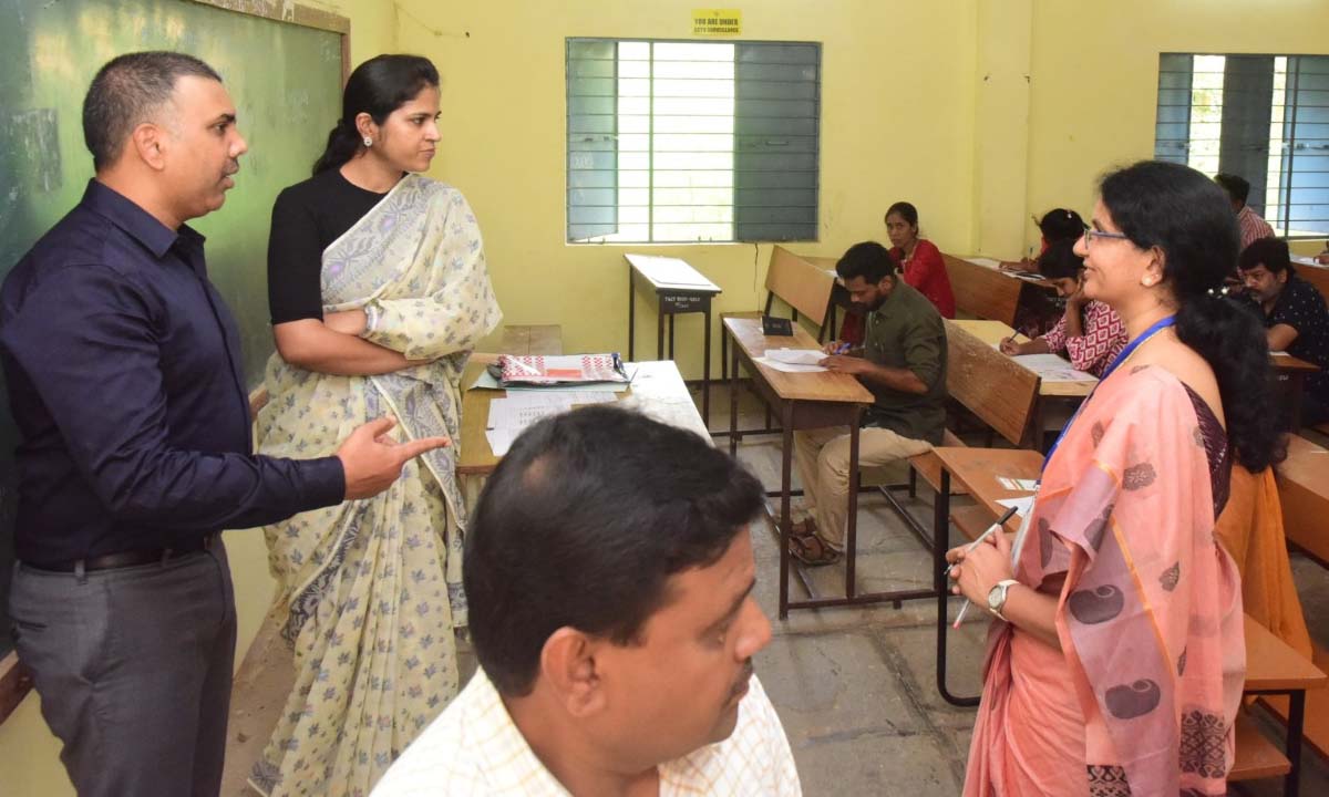 గ్రూప్ – ప్రిలిమ్స్ పరీక్షలో కాంగ్రెస్ స్కీమ్ మహలక్ష్మీ ప్రశ్నలు గ్రూప్ – ప్రిలిమ్స్ పరీక్షలో కాంగ్రెస్ స్కీమ్ మహలక్ష్మీ ప్రశ్నలు