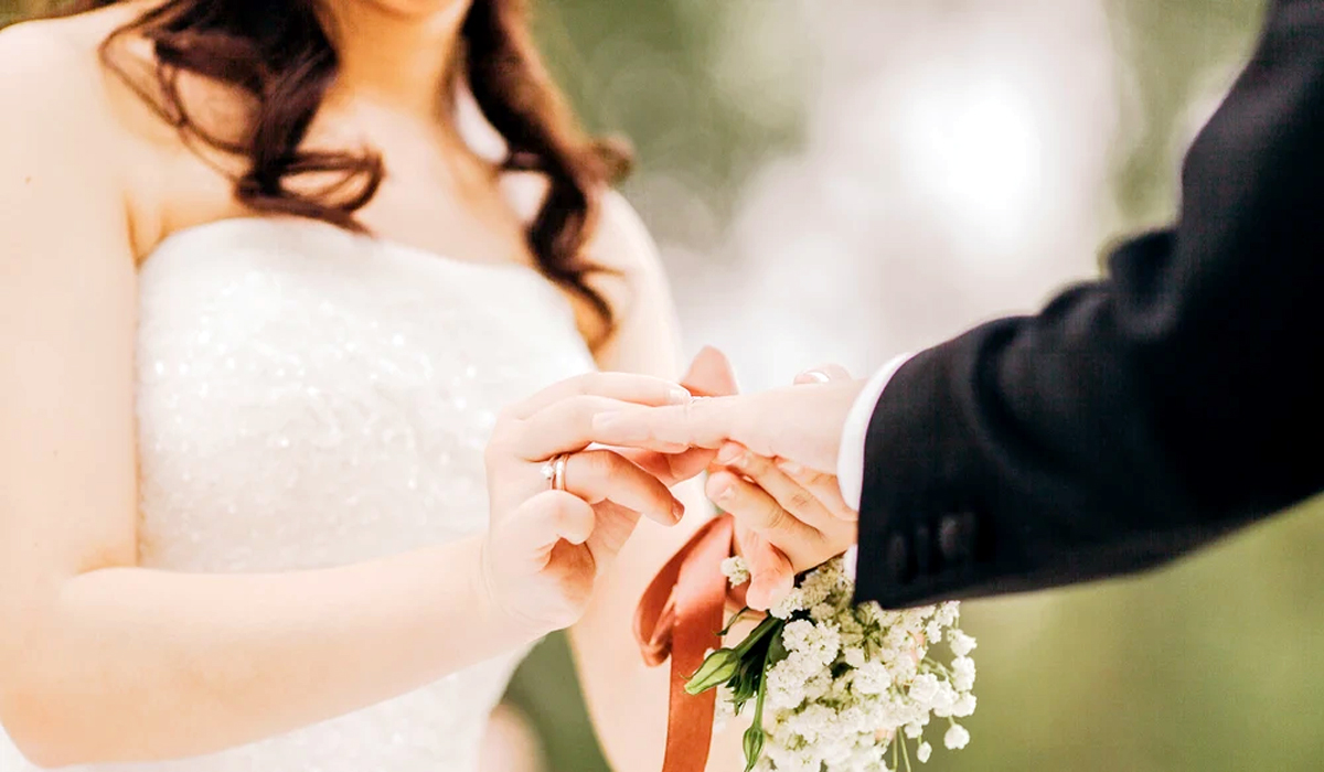 Friendship Marriage | పెళ్లికి సై.. కాపురానికి నై..! జపాన్లో ట్రెండింగ్లో ఫ్రెండ్షిప్ మ్యారేజ్..! Friendship Marriage | పెళ్లికి సై.. కాపురానికి నై..! జపాన్లో ట్రెండింగ్లో ఫ్రెండ్షిప్ మ్యారేజ్..!