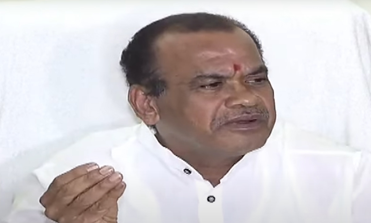 Minister Komatireddy | కేసీఆర్ స్కీమ్లన్ని స్కామ్లే.. ఉద్యమంలోనూ వసూళ్లే Minister Komatireddy | కేసీఆర్ స్కీమ్లన్ని స్కామ్లే.. ఉద్యమంలోనూ వసూళ్లే