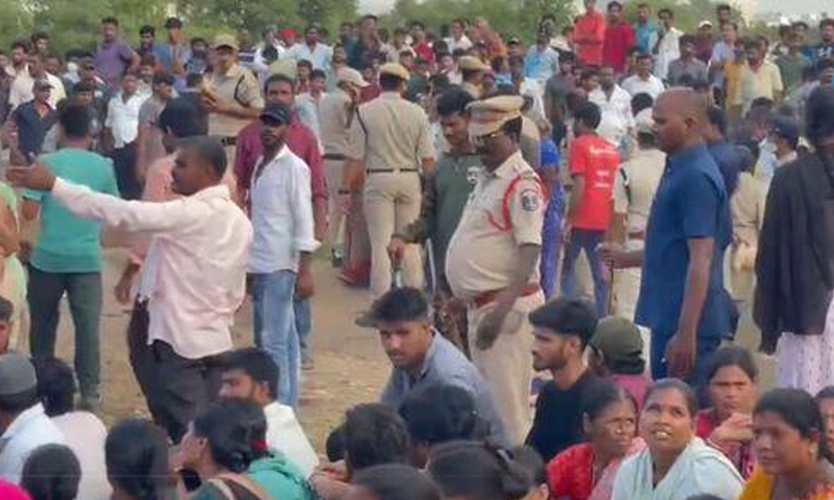 మియాపూర్లో 144సెక్షన్ విధింపు.. ప్రభుత్వ స్థలాల ఆక్రమణపై చర్యలు మియాపూర్లో 144సెక్షన్ విధింపు.. ప్రభుత్వ స్థలాల ఆక్రమణపై చర్యలు