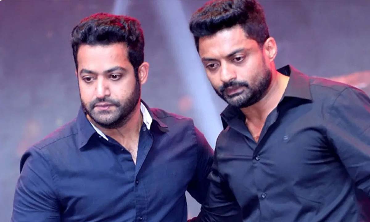 మామయ్య శుభాకాంక్షలు చంద్రబాబు, పవన్లకు… ఎన్టీఆర్, కల్యాణ్రామ్లు విషెస్ మామయ్య శుభాకాంక్షలు చంద్రబాబు, పవన్లకు… ఎన్టీఆర్, కల్యాణ్రామ్లు విషెస్
