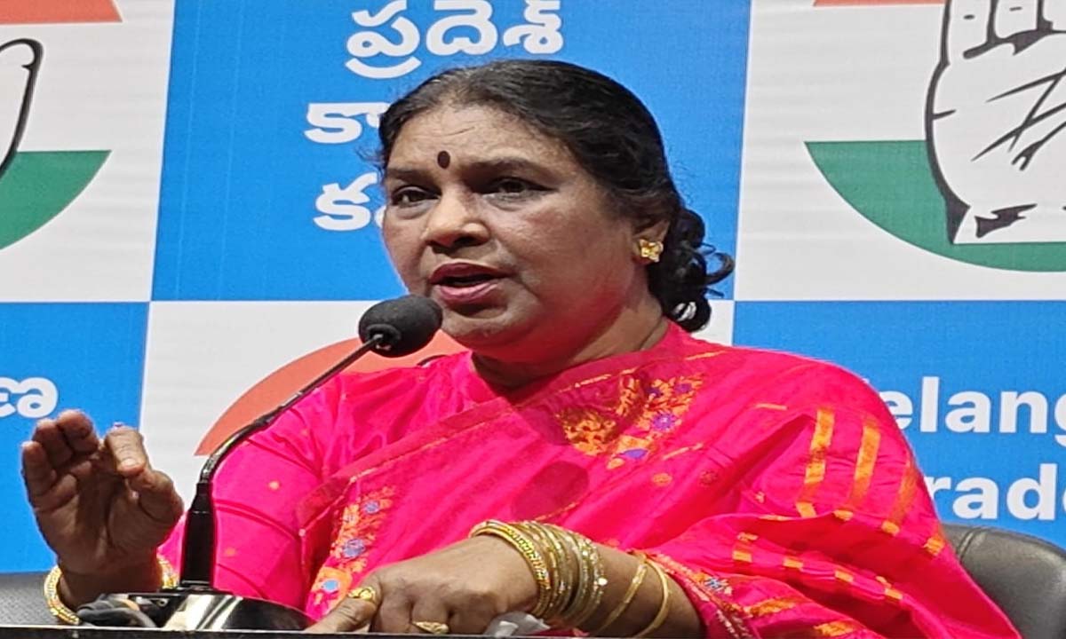 రేవంత్ ప్రభుత్వాన్ని ఇబ్బంది పెట్టేందుకు బీజేపీ, బీఆరెస్ కుట్ర … మాజీమంత్రి పుష్పలీల రేవంత్ ప్రభుత్వాన్ని ఇబ్బంది పెట్టేందుకు బీజేపీ, బీఆరెస్ కుట్ర … మాజీమంత్రి పుష్పలీల