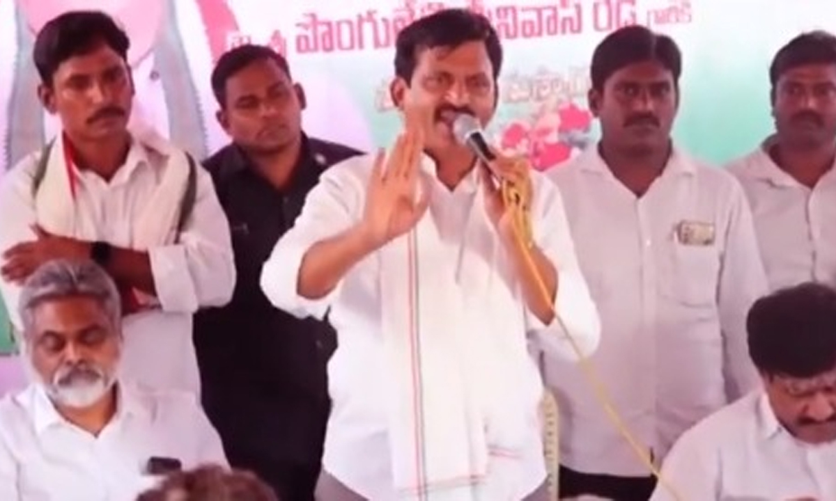 అర్హులైన అందరికి ఇండ్లు కట్టిస్తాం: మంత్రి పొంగులేటి అర్హులైన అందరికి ఇండ్లు కట్టిస్తాం: మంత్రి పొంగులేటి