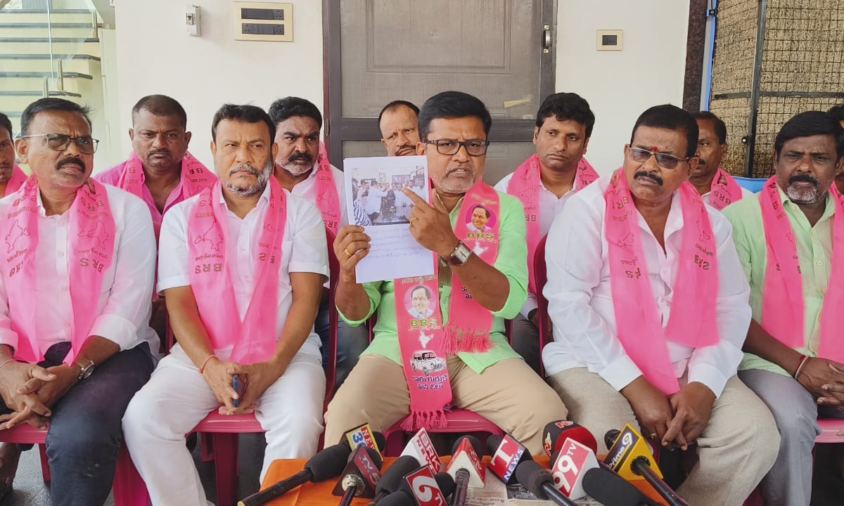 Putta Madhukar | పోలీస్ వ్యవస్థను భ్రష్టుపట్టిస్తున్న దుద్దిల్ల కుటుంబం Putta Madhukar | పోలీస్ వ్యవస్థను భ్రష్టుపట్టిస్తున్న దుద్దిల్ల కుటుంబం