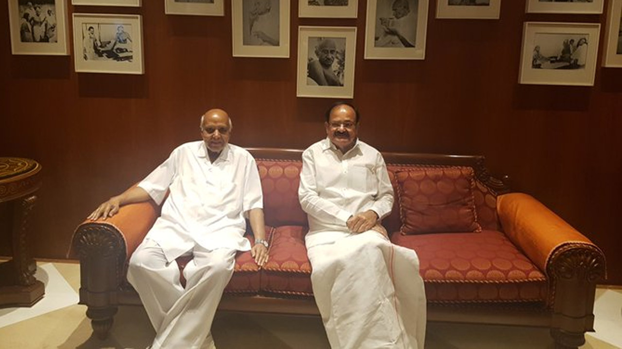 Ramoji Rao | రామోజీరావు మృతికి జాతీయ నాయకుల సంతాపాలు Ramoji Rao | రామోజీరావు మృతికి జాతీయ నాయకుల సంతాపాలు