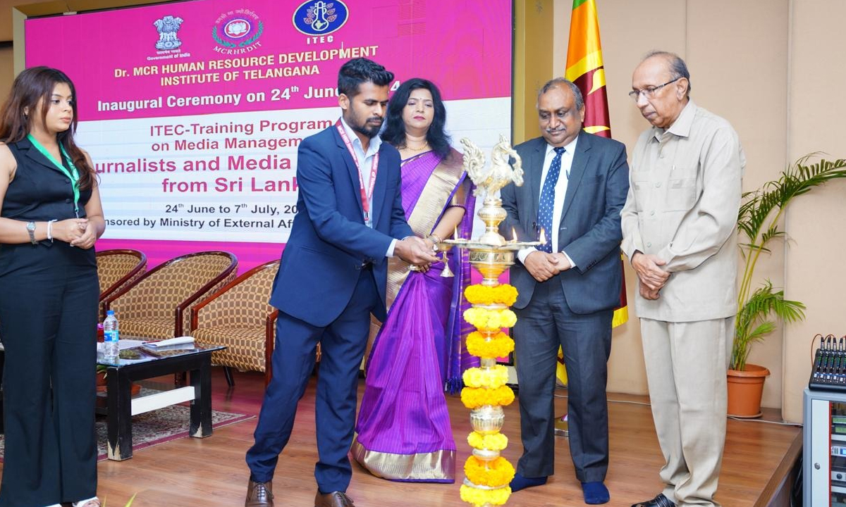 శ్రీలంక జర్నలిస్టులకు ఎంసీ హెచ్ఆర్డీలో రెండు వారాల శిక్షణ శ్రీలంక జర్నలిస్టులకు ఎంసీ హెచ్ఆర్డీలో రెండు వారాల శిక్షణ