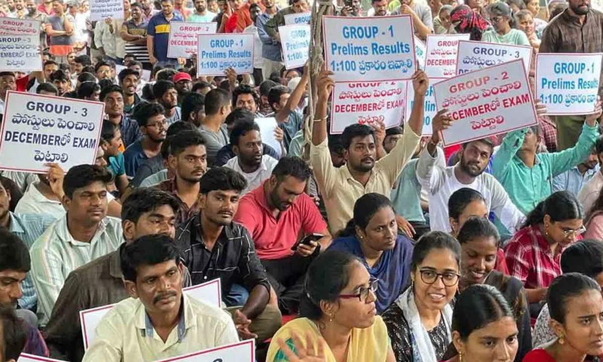 ఇందిరా పార్కు వద్ద నిరుద్యోగుల ధర్నా.. గ్రూప్ పరీక్షల పోస్టులు పెంచాలని డిమాండ్ ఇందిరా పార్కు వద్ద నిరుద్యోగుల ధర్నా.. గ్రూప్ పరీక్షల పోస్టులు పెంచాలని డిమాండ్