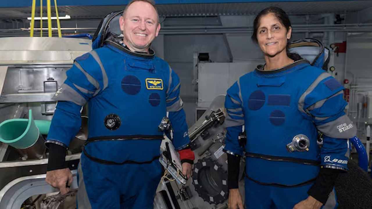 Sunita Williams | మళ్లీ ఆగిన సునీతా విలియమ్స్ రోదసి యాత్ర.. Sunita Williams | మళ్లీ ఆగిన సునీతా విలియమ్స్ రోదసి యాత్ర..