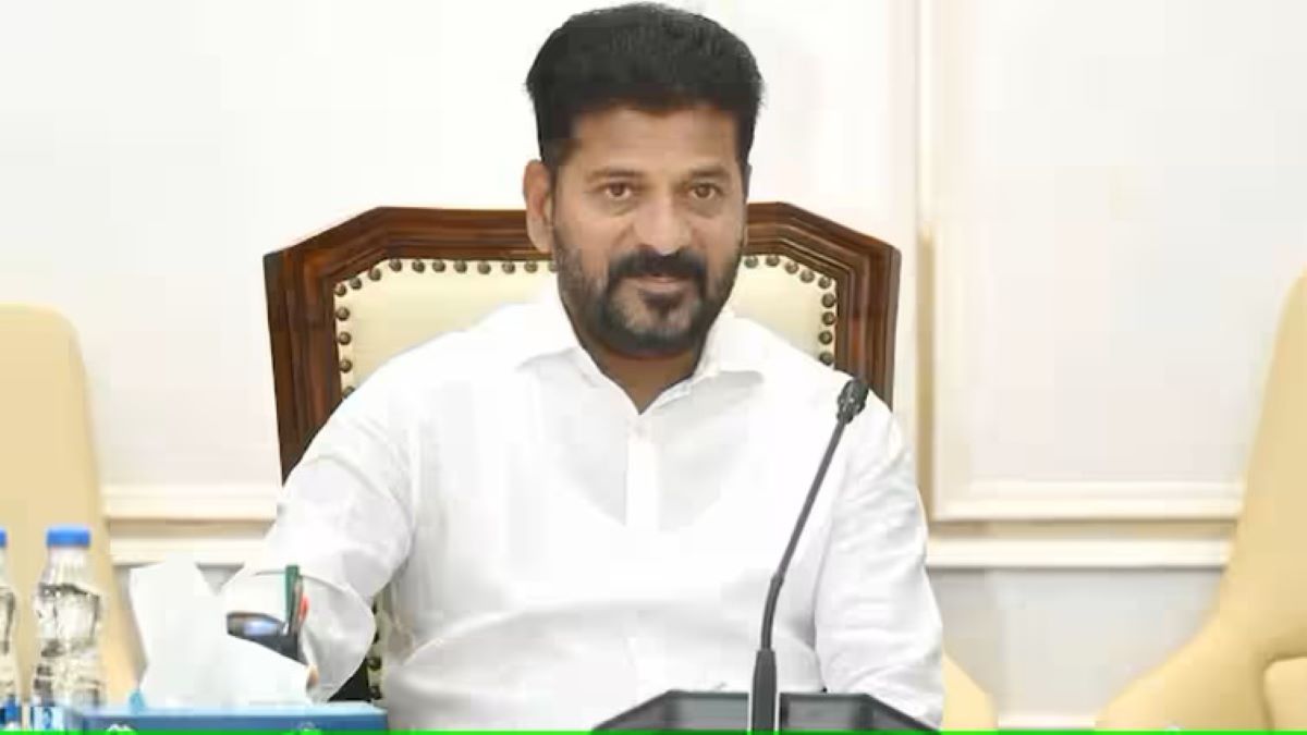 ఒకే విడుతలో రుణమాఫీ.. రైతుల సంక్షేమం కోసమేనన్న సీఎం రేవంత్ ఒకే విడుతలో రుణమాఫీ.. రైతుల సంక్షేమం కోసమేనన్న సీఎం రేవంత్