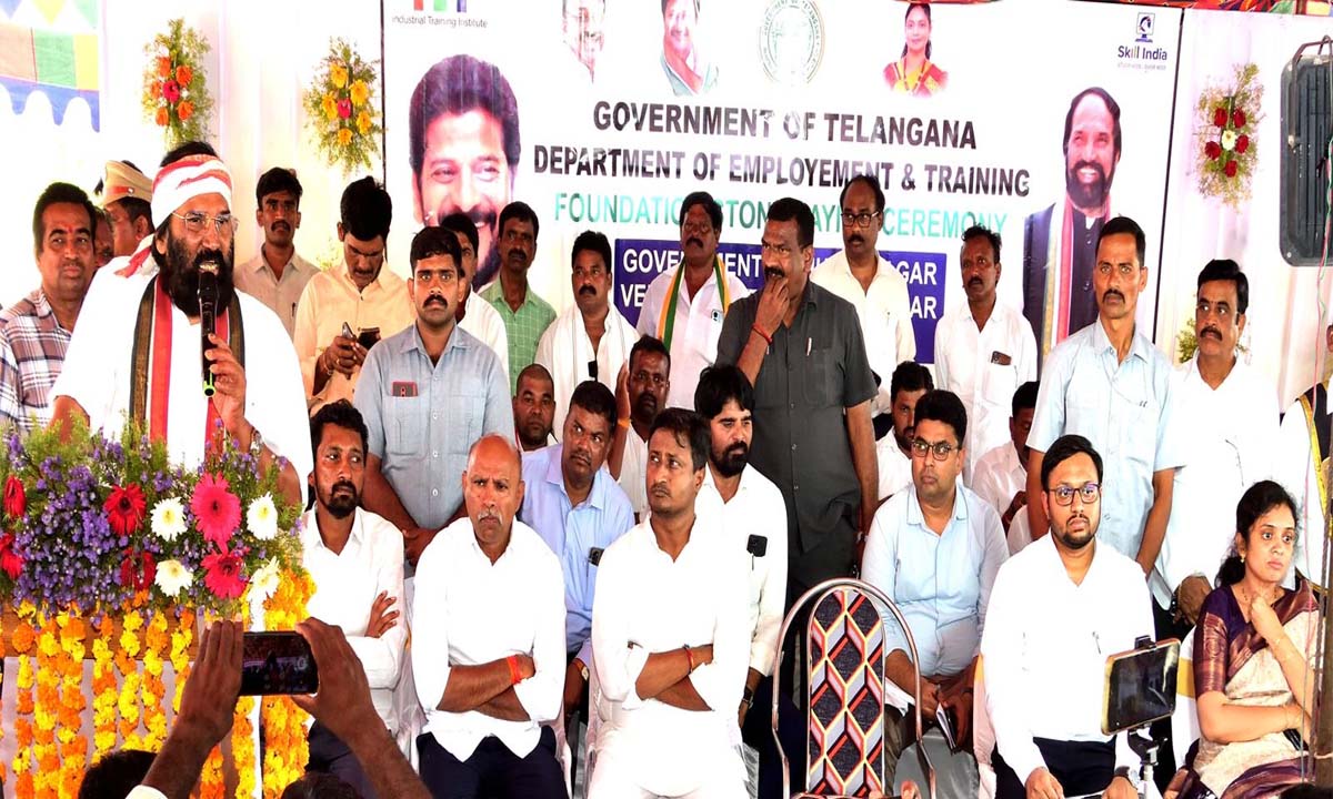 కాళేశ్వరం..విద్యుత్తు కొనుగోళ్లలో కేసీఆర్ తప్పులను బయపెడుతాం .. హుజూర్నగర్లో మంత్రిఎన్. ఉత్తమ్కుమార్రెడ్డి కాళేశ్వరం..విద్యుత్తు కొనుగోళ్లలో కేసీఆర్ తప్పులను బయపెడుతాం .. హుజూర్నగర్లో మంత్రిఎన్. ఉత్తమ్కుమార్రెడ్డి
