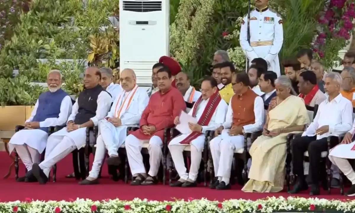 కేంద్ర మంత్రులకు శాఖలు కేటాయింపు.. ఆ నాలుగు శాఖలకు మళ్లీ వారే కేంద్ర మంత్రులకు శాఖలు కేటాయింపు.. ఆ నాలుగు శాఖలకు మళ్లీ వారే