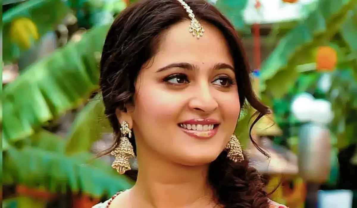 Anushka Shetty| ఆ వింత జబ్బుతో అనుష్క షూటింగ్లో అంత ఇబ్బంది పడుతుందా..! Anushka Shetty| ఆ వింత జబ్బుతో అనుష్క షూటింగ్లో అంత ఇబ్బంది పడుతుందా..!