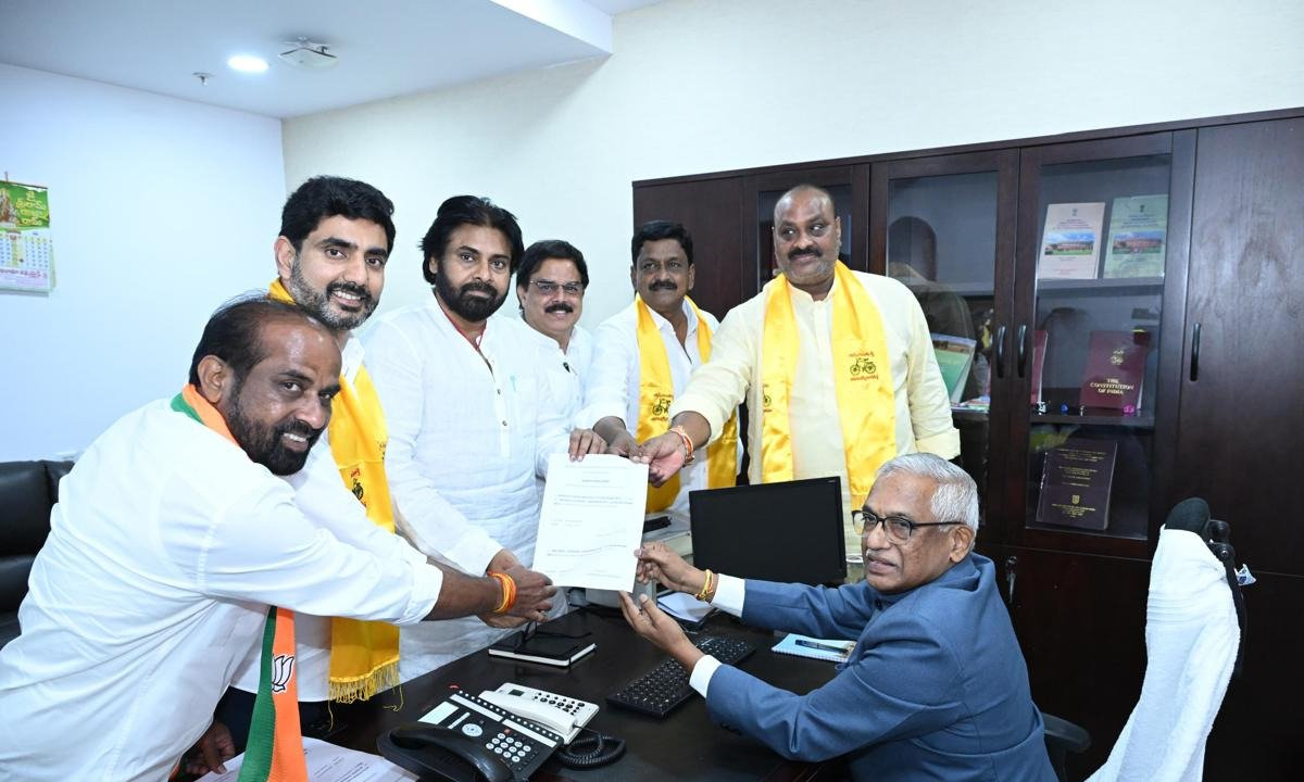 ఏపీ అసెంబ్లీ స్పీకర్ పదవికి అయ్యన్నపాత్రుడు నామినేషన్..! ఆయన ఎన్నిసార్లు ఎమ్మెల్యేగా గెలుపొందారో తెలుసా..? ఏపీ అసెంబ్లీ స్పీకర్ పదవికి అయ్యన్నపాత్రుడు నామినేషన్..! ఆయన ఎన్నిసార్లు ఎమ్మెల్యేగా గెలుపొందారో తెలుసా..?