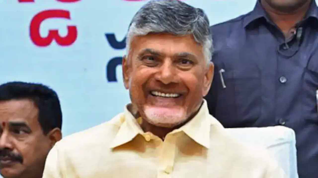 ఏపీ మహిళలకు ఉచిత బస్సు పథకం ఆగస్టు 15 నుంచి ప్రారంభం ఏపీ మహిళలకు ఉచిత బస్సు పథకం ఆగస్టు 15 నుంచి ప్రారంభం