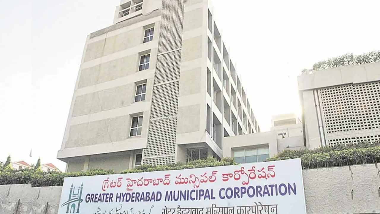 GHMC టౌన్ప్లానింగ్ ప్రక్షాళన.. ఒకే రోజు 27 మంది బదిలీ GHMC టౌన్ప్లానింగ్ ప్రక్షాళన.. ఒకే రోజు 27 మంది బదిలీ