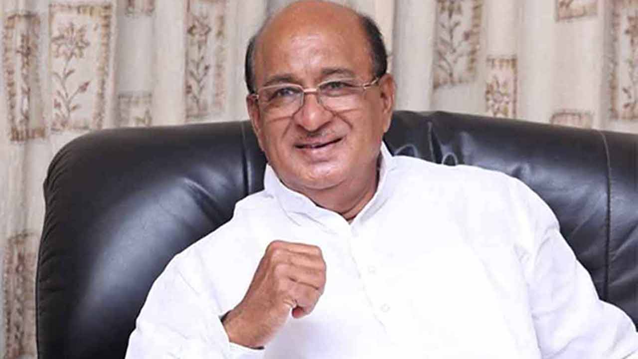 Gorantla Butchaiah Chowdary | ఏపీ అసెంబ్లీ ప్రొటెం స్పీకర్గా గోరంట్ల బుచ్చయ్య చౌదరి..! ఆయన రాజకీయ నేపథ్యం ఇదే..!! Gorantla Butchaiah Chowdary | ఏపీ అసెంబ్లీ ప్రొటెం స్పీకర్గా గోరంట్ల బుచ్చయ్య చౌదరి..! ఆయన రాజకీయ నేపథ్యం ఇదే..!!