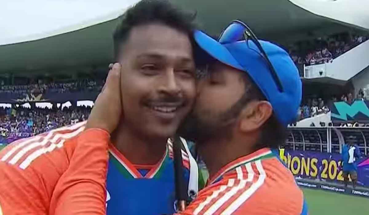 Rohit- Hardik| హార్ధిక్ పాండ్యాకి ముద్దు ఇచ్చిన రోహిత్ శర్మ.. పుకార్లన్నింటికి పులిస్టాప్ పడ్డట్టేనా? Rohit- Hardik| హార్ధిక్ పాండ్యాకి ముద్దు ఇచ్చిన రోహిత్ శర్మ.. పుకార్లన్నింటికి పులిస్టాప్ పడ్డట్టేనా?