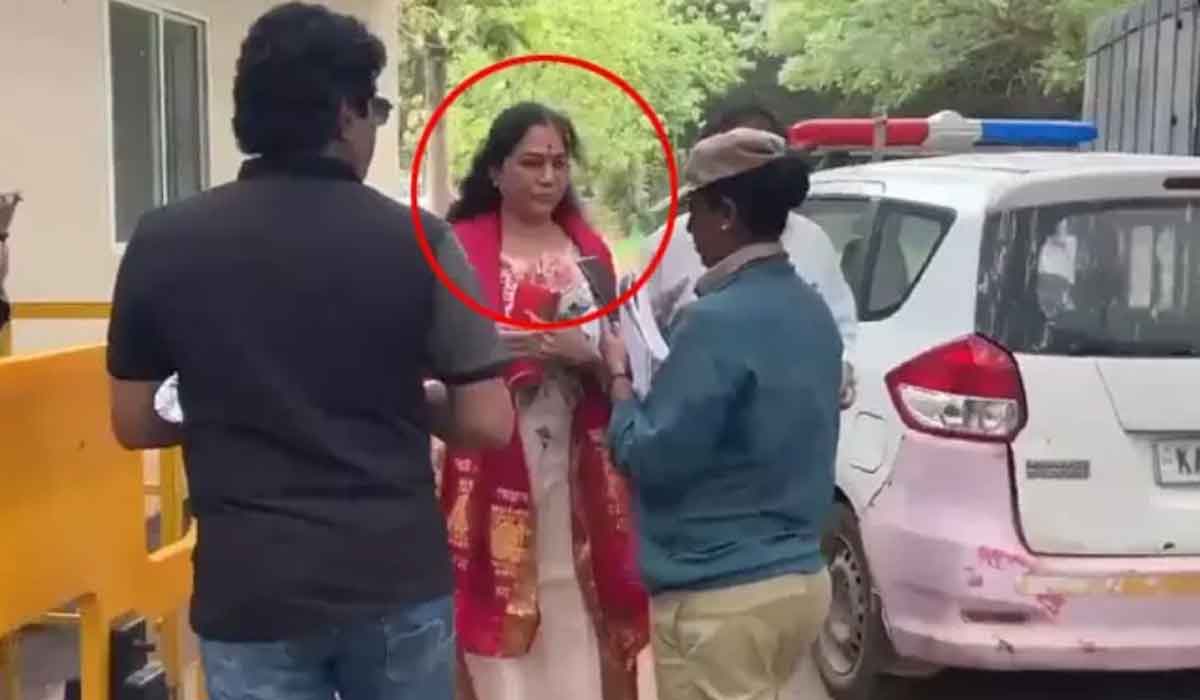 HEMA|నేనేమైన టెర్ర‌రిస్ట్‌నా.. చనిపోతే కూడా ఇలానే చేస్తారంటూ క‌న్నీరు పెట్టుకున్న హేమ‌