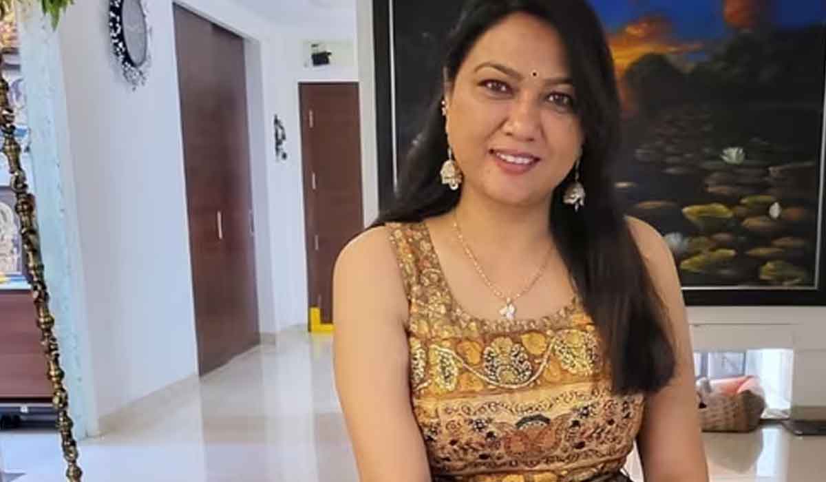 Hema| ఎట్టకేలకి పోలీసులకి చిక్కిన హేమ… కోర్టులో ప్రవేశపెట్టబోతున్నారా..! Hema| ఎట్టకేలకి పోలీసులకి చిక్కిన హేమ… కోర్టులో ప్రవేశపెట్టబోతున్నారా..!
