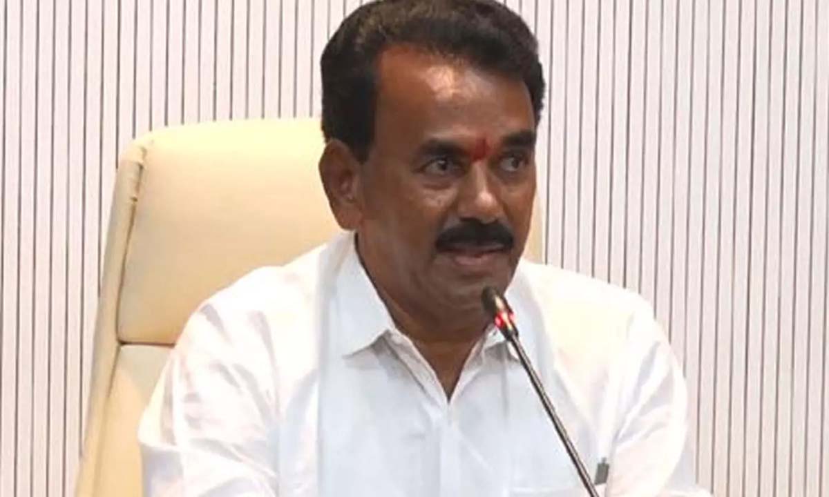 మీ అధికారాలను ఉపయోగించి రైతులకు సాగునీరివ్వాలి : మంత్రి జూపల్లి మీ అధికారాలను ఉపయోగించి రైతులకు సాగునీరివ్వాలి : మంత్రి జూపల్లి
