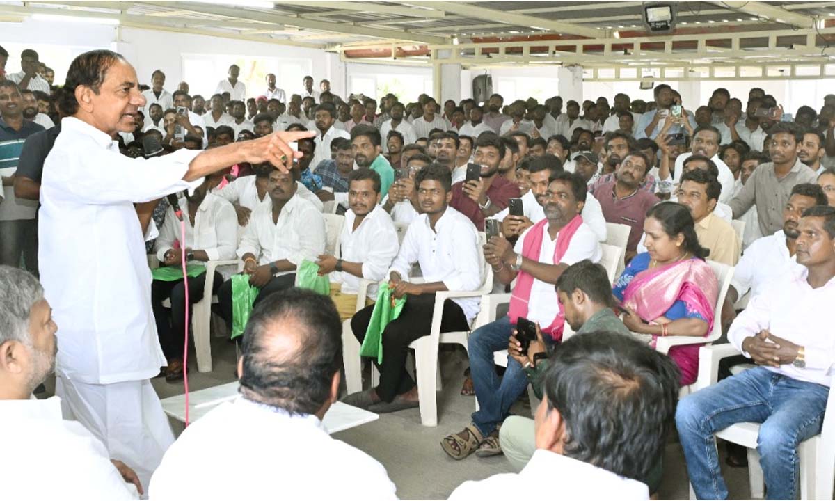 మెరికల్లాంటి యువ నేతలను సృష్టిస్తాం,తెలంగాణ సాధించిన మనకు గిదో లెక్కనా? పార్టీ కార్యకర్తలకు అధినేత కేసీఆర్ భరోసా మెరికల్లాంటి యువ నేతలను సృష్టిస్తాం,తెలంగాణ సాధించిన మనకు గిదో లెక్కనా? పార్టీ కార్యకర్తలకు అధినేత కేసీఆర్ భరోసా