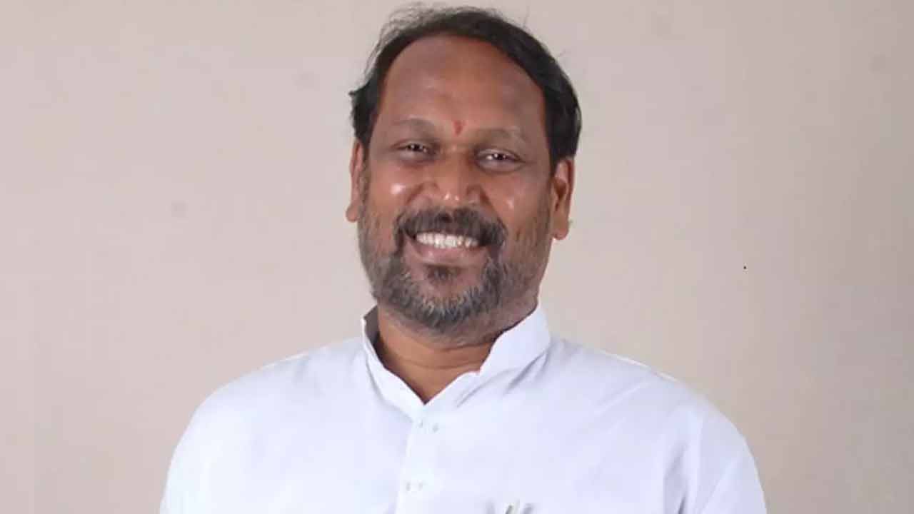 Konathala Ramakrishna | లోక్సభ ఎన్నికల చరిత్రలోనే 9 ఓట్ల మెజార్టీతో గెలిచిన కొణతాల రామకృష్ణ.. ఎప్పుడంటే..? Konathala Ramakrishna | లోక్సభ ఎన్నికల చరిత్రలోనే 9 ఓట్ల మెజార్టీతో గెలిచిన కొణతాల రామకృష్ణ.. ఎప్పుడంటే..?