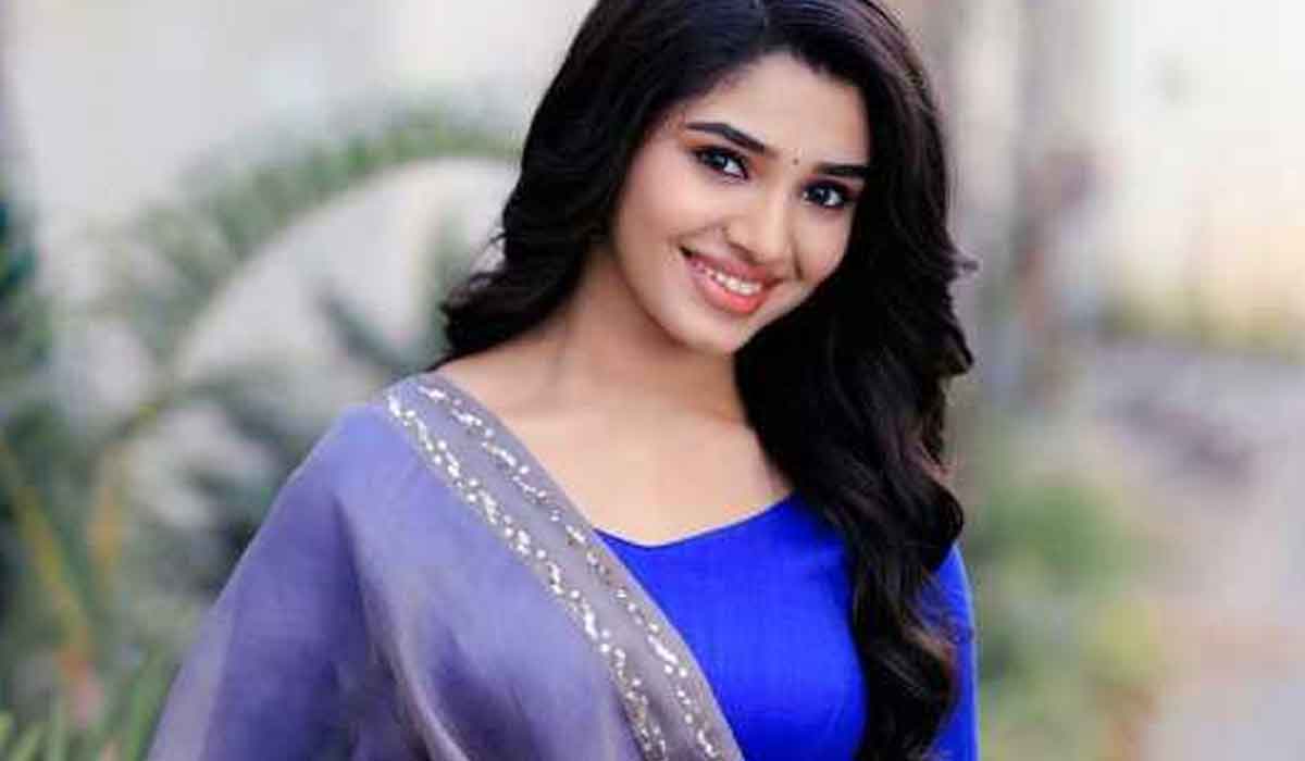 Krithi Shetty| తాను రిలేషన్లో ఉన్నట్టు ఓపెన్గా చెప్పిన కృతి శెట్టి.. ఎవరితోనో తెలుసా? Krithi Shetty| తాను రిలేషన్లో ఉన్నట్టు ఓపెన్గా చెప్పిన కృతి శెట్టి.. ఎవరితోనో తెలుసా?