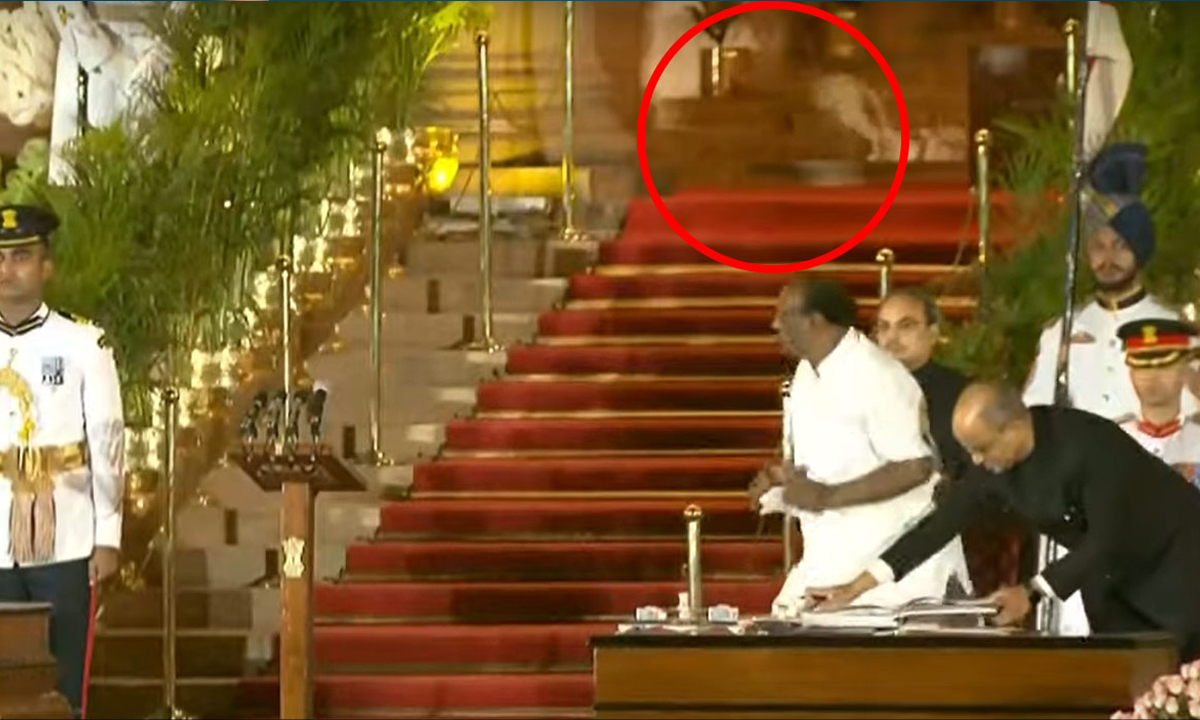 రాష్ట్రపతి భవన్లో పులి సంచారం.. కొనసాగుతున్న సస్పెన్స్ రాష్ట్రపతి భవన్లో పులి సంచారం.. కొనసాగుతున్న సస్పెన్స్