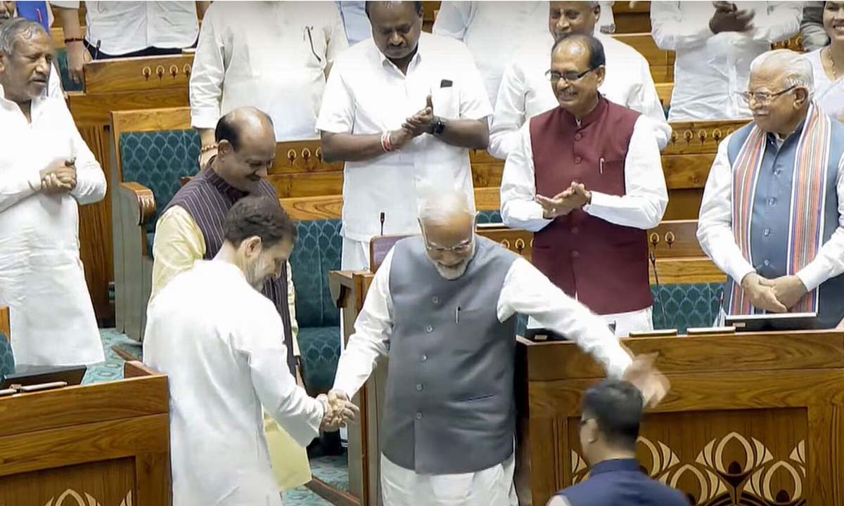 ఎన్డీఏ ఇండియా కూటమిల మధ్య మరింత ముదరనున్న వార్ … గురువారానికి వాయిదా పడిన సభ ఎన్డీఏ ఇండియా కూటమిల మధ్య మరింత ముదరనున్న వార్ … గురువారానికి వాయిదా పడిన సభ