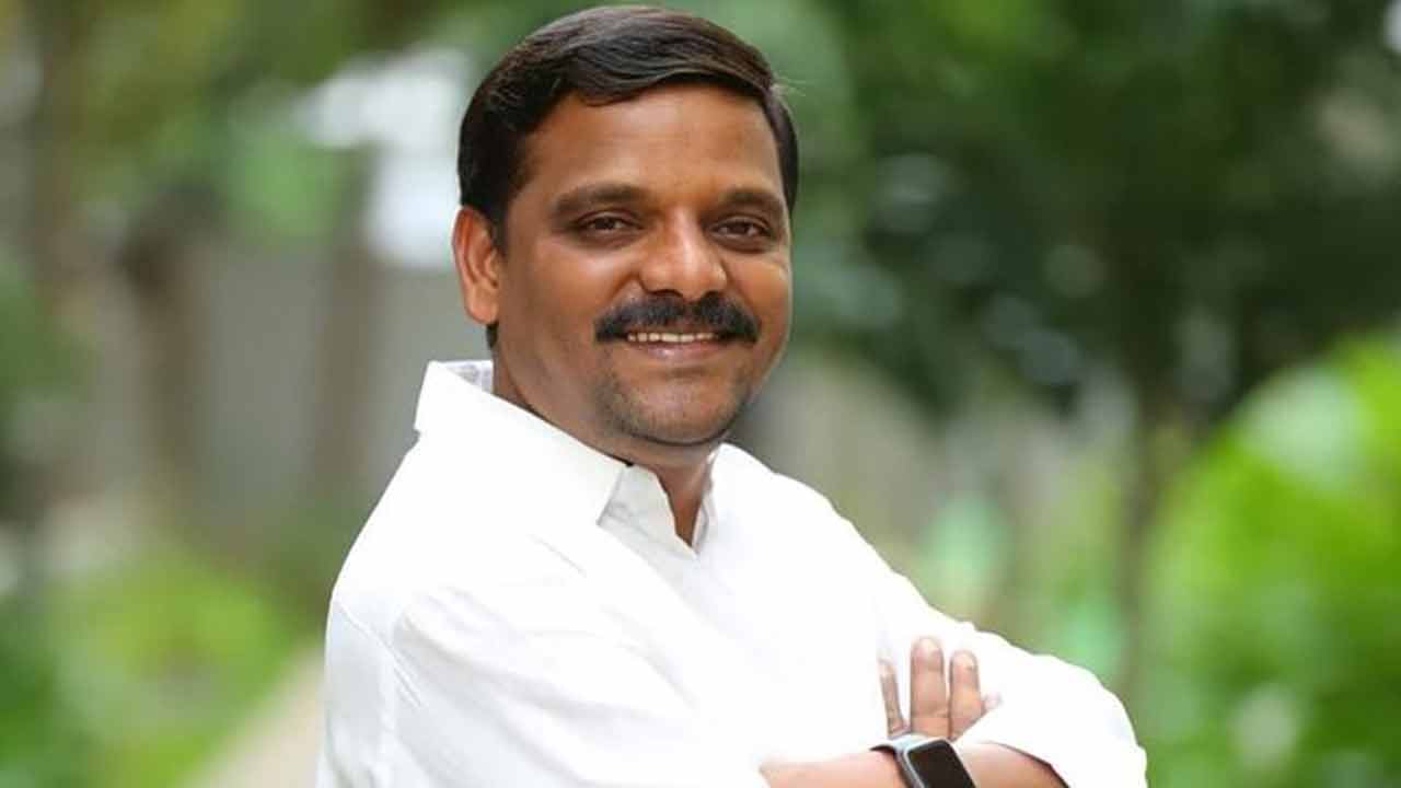 Teenmar Mallanna | పట్టభద్రుల ఎమ్మెల్సీ ఎన్నికల్లో తీన్మార్ మల్లన్నకే పట్టం Teenmar Mallanna | పట్టభద్రుల ఎమ్మెల్సీ ఎన్నికల్లో తీన్మార్ మల్లన్నకే పట్టం