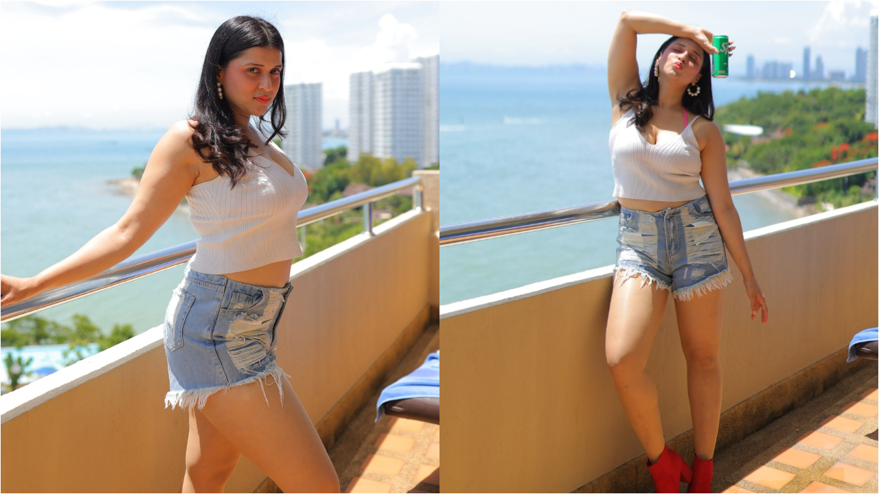 Mannara Chopra | జీన్స్ నిక్కర్ లో అందాలు ఆరబోసిన మన్నారా చోప్రా