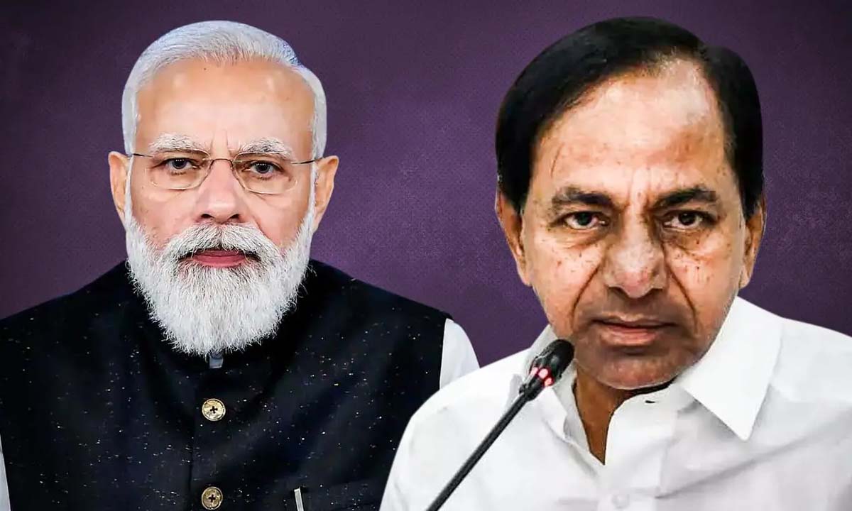 కారును ఖతంచేసి కమలాన్ని బతికించి.. కారును ఖతంచేసి కమలాన్ని బతికించి..